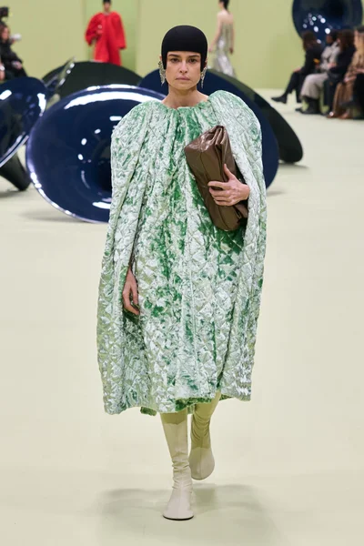 Look 63
